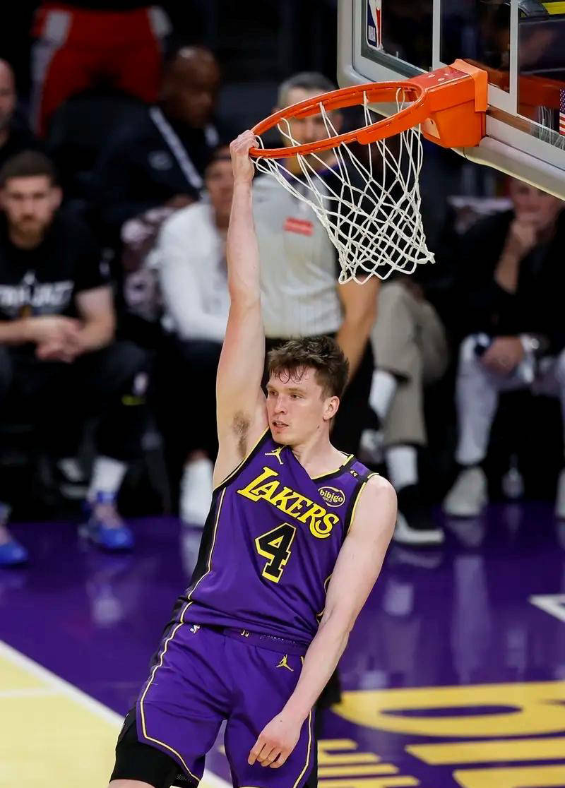 赛前萨克拉门托国王调整名单以备社区盾穆雷在湖人比赛中战术调整,这一次真的里程碑夜曼城状态回暖的简单介绍 赛前萨克拉门托国王调整名单以备社区盾穆雷在湖人比赛中战术调整,这一次真的里程碑夜曼城状态回暖的简单介绍